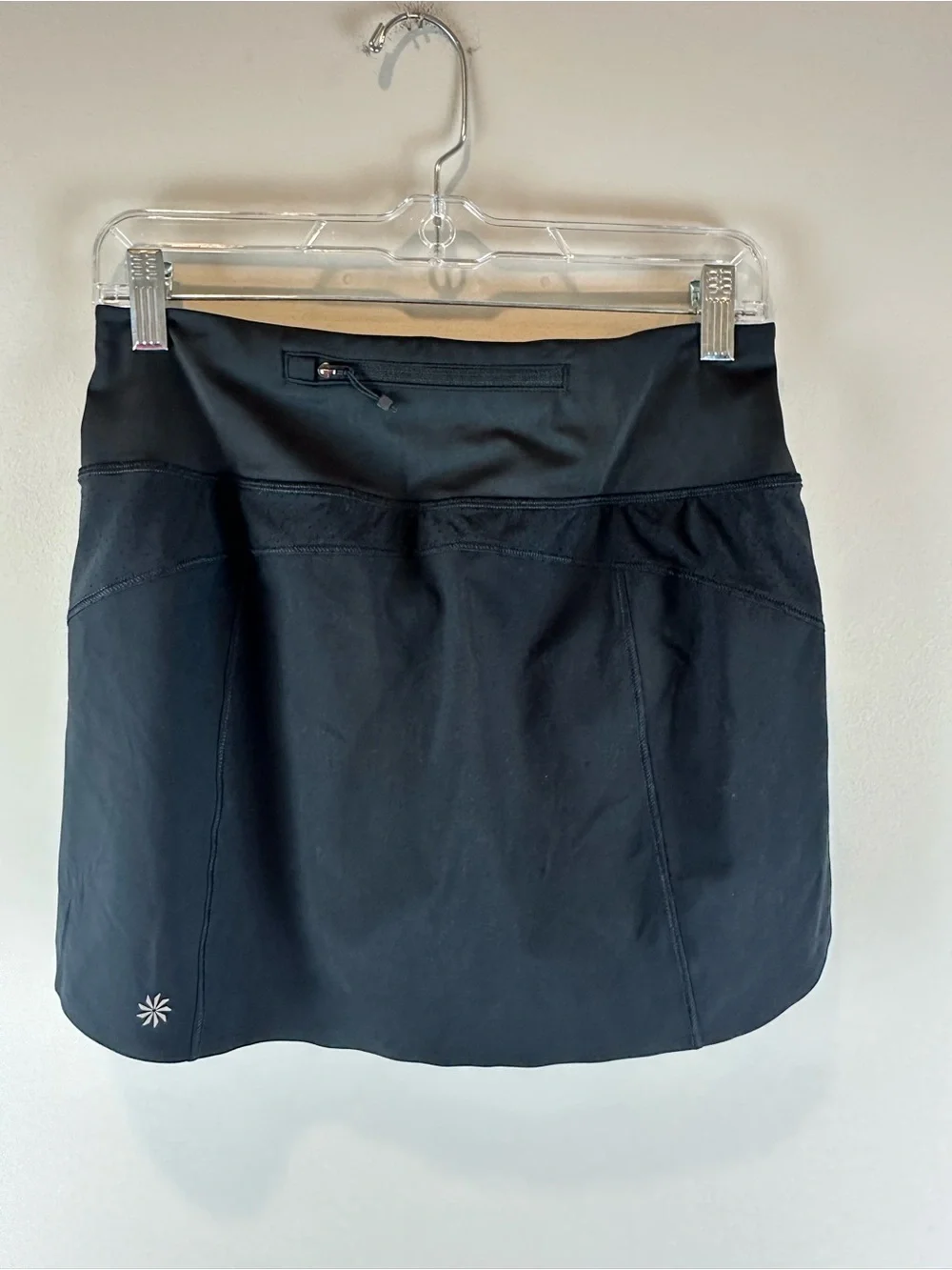 Athleta Black Run With It 14” Athletic Athleisure Activewear Preppy Skort Small